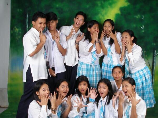 cabasbasJ's tweet photo. Mga panahon na studio ang kinahiligan naming magpapicture 😂 #hslife https://t.co/Nepsdgow32