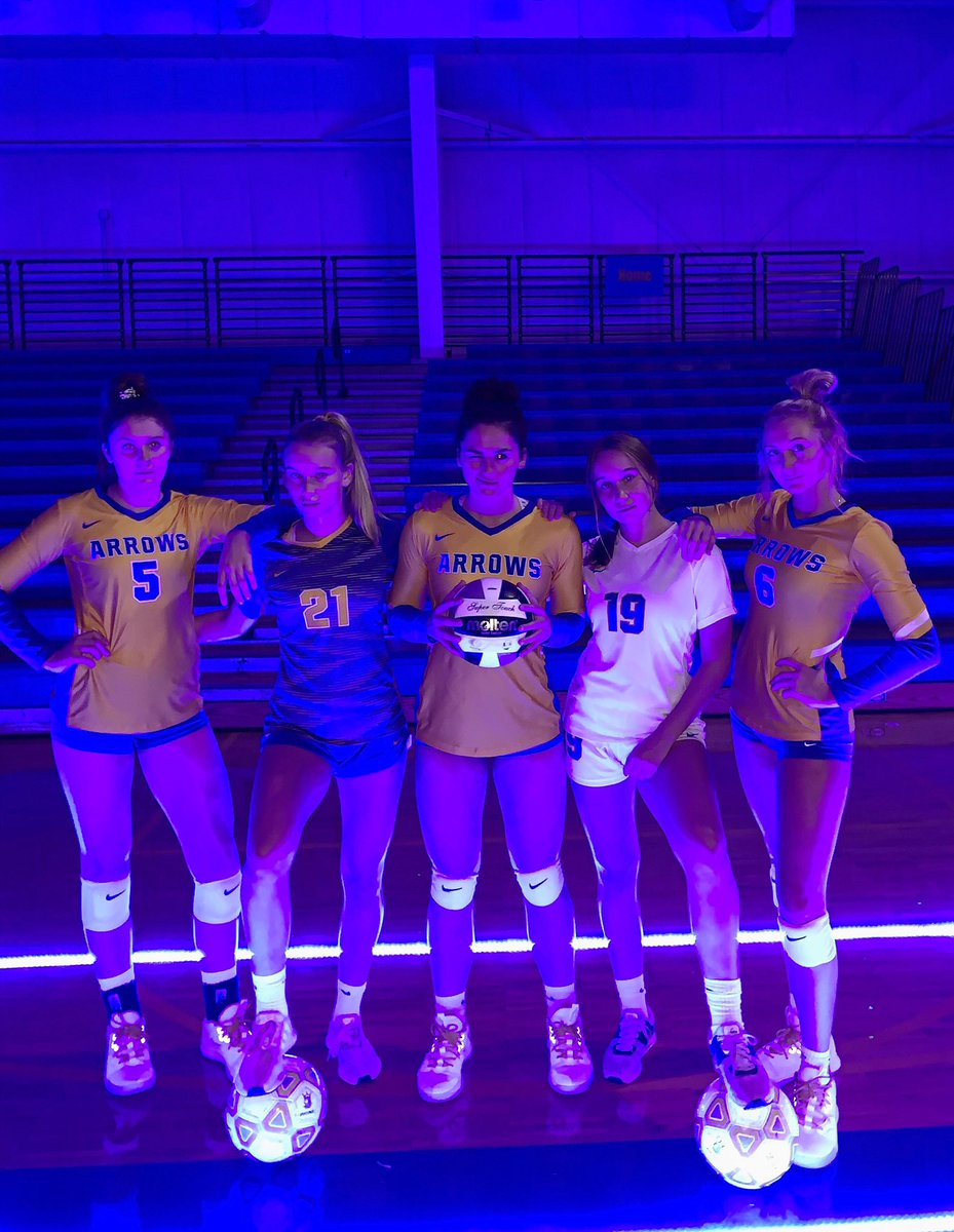 SUA_volleyball's tweet photo. This rivalry week we joined together with the soccer program to battle breast cancer and that team on Monroe St! Thursday F will play at 4:30, JV at 5:30, &amp;Varsity at 7! Soccer will play Saturday at the UT Soccer Stadium! Come support&amp;wear pink! #hereforthefight #OneTeamOneDream https://t.co/J9uc4TnaqR