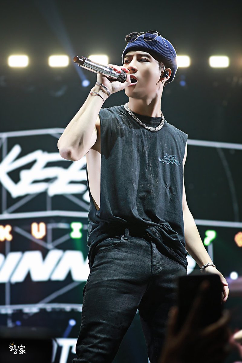 Wangga0328's tweet photo. (HQ)191008 𝙆𝙀𝙀𝙋 𝙎𝙋𝙄𝙉𝙉𝙄𝙉𝙂 𝙄𝙉 𝘼𝙈𝙎𝙏𝙀𝙍𝘿𝘼𝙈 🇳🇱Born to be a singer💪🏻
@JacksonWang852 
#jacksonwang #잭슨 #王嘉爾
#GOT7    #갓세븐    #GOT7WORLDTOUR         #GOT7_KEEPSPINNING https://t.co/LFSWlRISOm