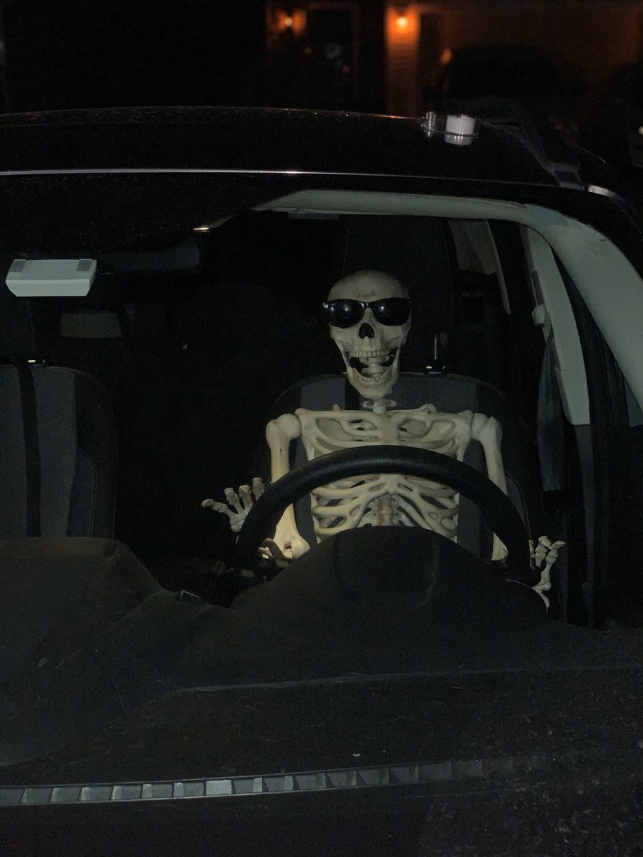kspangle57's tweet photo. It’s 106 miles to Chicago, I’ve got a full tank of gas, half a pack of cigarettes, I’m a skeleton, it’s dark and I’m wearing sunglasses. Hit it #31DaysOfFred #Fredtober #BluesBrothers https://t.co/ojWnrfdYis