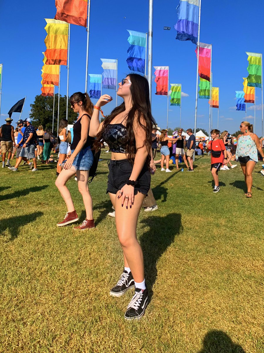 Almost died making my way front row to see <a href="/billieeilish/">billie eilish</a> but it was worth it #aclfest