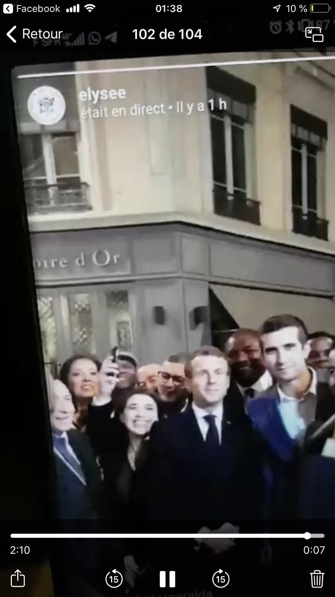 DjamDBZ's tweet photo. Une belle séquence ce soir, belle proximité entre le Président de la République @EmmanuelMacron, notre maire @gerardcollomb, les citoyens et Bono  @GriffondM @Jean_LucFUGIT @FOUZIYABOUZERDA Belle discussion autour du #3919 #grenelleviolencesconjugales cc @MarlèneSchiappa https://t.co/tfZouFBLf1