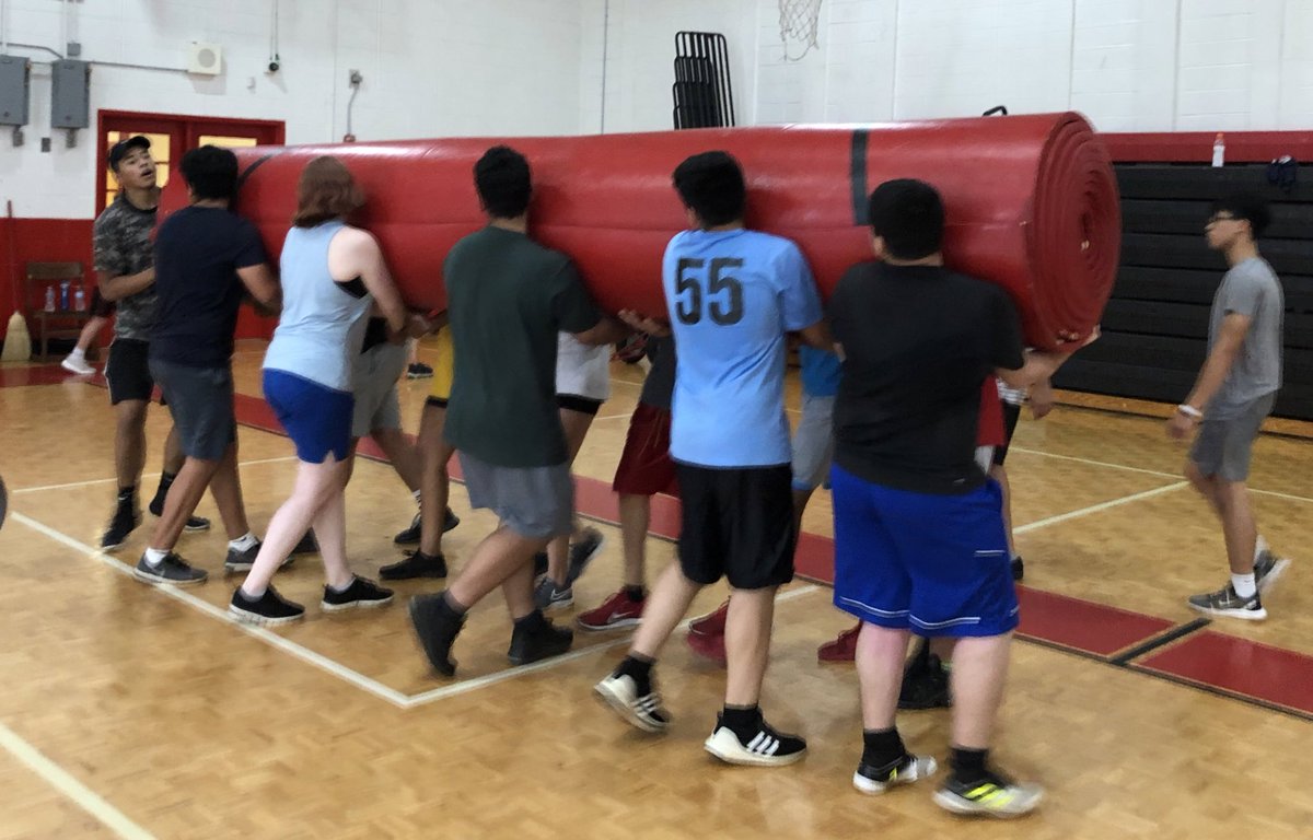 GHS_RIVERA's tweet photo. Teamwork! A few more days before we have the mats rolled out. #riveratrained https://t.co/qpG5BpkUXc