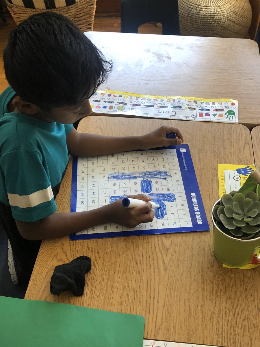 samhill_wrdsb's tweet image. Looking for patterns in our 100 chart today. #numberpatterns