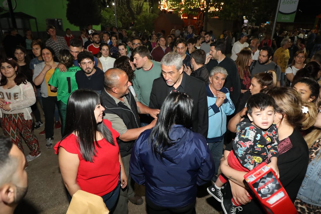 Municipio de Avellaneda (@gestion_a) on Twitter photo El intendente <a href="/jorgeferraresi/">Jorge Ferraresi</a> inauguró la cancha de césped sintético del Polideportivo Municipal Gabino Alegre, de Villa Corina.
También se iluminó todo el predio con tecnología LED.
Fue una gran fiesta para toda la comunidad. El intendente <a href="/jorgeferraresi/">Jorge Ferraresi</a> inauguró la cancha de césped sintético del Polideportivo Municipal Gabino Alegre, de Villa Corina.
También se iluminó todo el predio con tecnología LED.
Fue una gran fiesta para toda la comunidad.