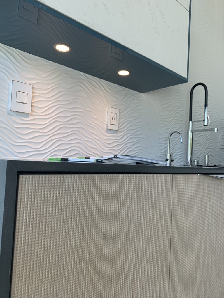 BauformatUSA's tweet photo. #Bauformat #Baulux #kitchen #itsallabouttextures #bauformatusa #porcelanosa #modernkitchen #cool #realestate #denver @ChrisShowroom #luxurykitchen #concretekitchen #huffnagelwood #bluekitchen https://t.co/0zq5OMmyMT