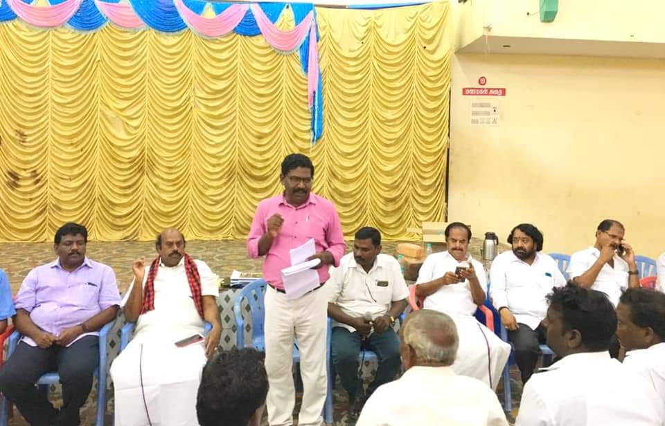 DmkParasu's tweet photo. விக்கிரவாண்டி சட்டமன்ற தேர்தல் காணை வடக்கு ஒன்றிய தேர்தல் அலுவலகத்தில் முன்னாள் அமைச்சர் ஆருயிர் அண்ணன் #எ_வ_வேலு MLA., அவர்கள் கழக முன்னோடிகளுக்கு தேர்தல் பணி குறித்து ஆலோசனை வழங்கினார்..!

@isai_ @evvelu @arivalayam #dmk70 https://t.co/RD8WznZKw3