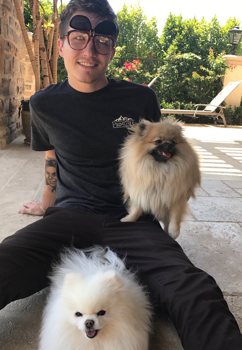 JeffreeStar's tweet photo. This is my favorite photo I have on my phone 🙏🏻💯 We’re missing them every second of the day https://t.co/4hG3I1F2MH