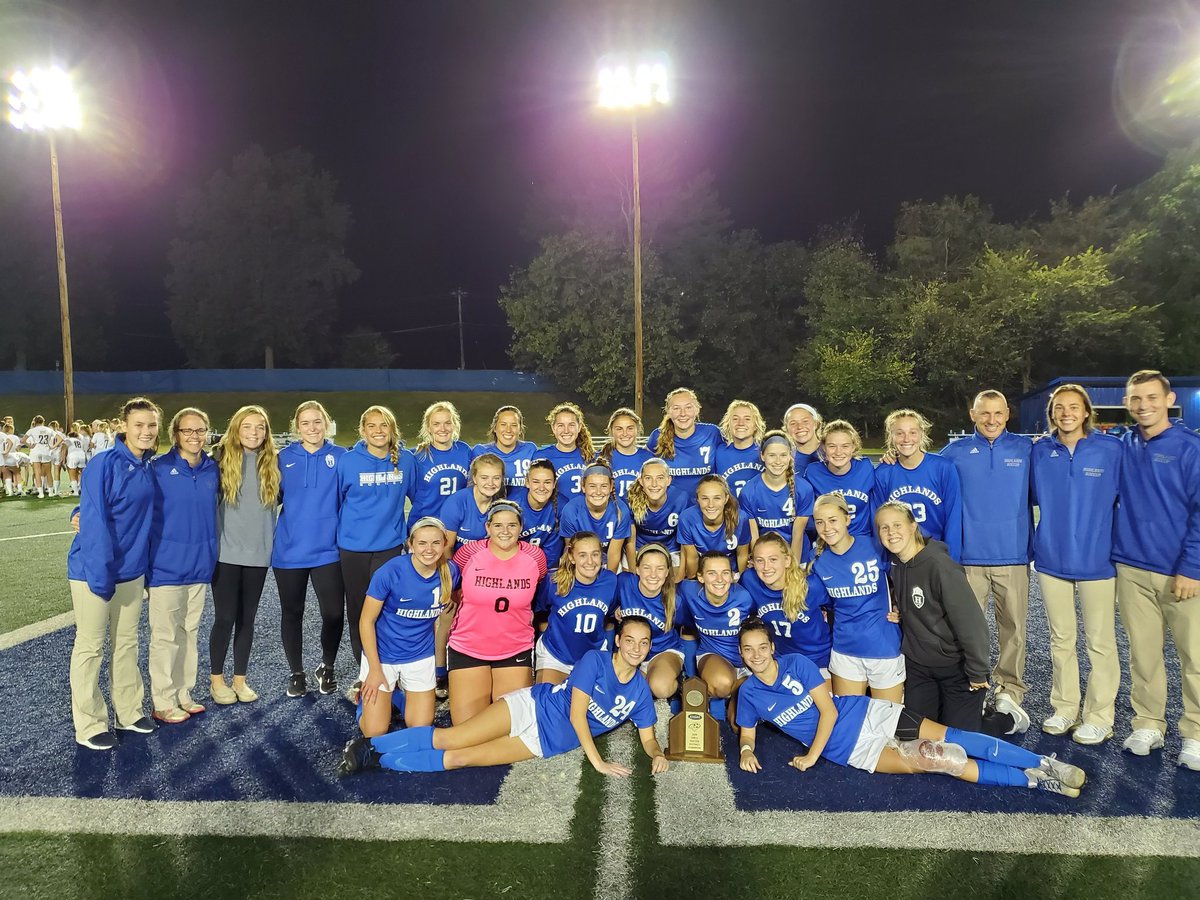 Your 36th District Tournament Girls Soccer Champions!
#whatwedo #regionbound
<a href="/mcbertasso/">Matthew Bertasso</a> @FTISSuper @hhsgirlsscr <a href="/FTHighlandsHS/">Highlands High School</a> <a href="/FTSchools/">Fort Thomas Schools</a>