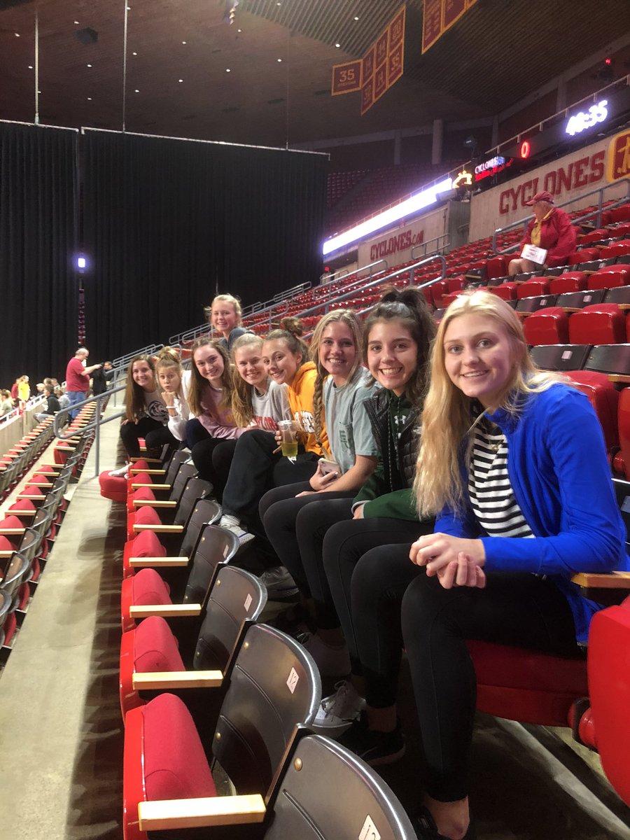 These @DSMChristian volleyball girls🦁🏐 are ready to watch some <a href="/CycloneVB/">Iowa State Volleyball</a> 🌪vs <a href="/BaylorVBall/">Baylor Volleyball</a> 🐻