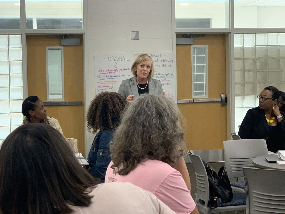 _TiffaniTaylor_'s tweet image. Day 2 was great! Learned the importance of establishing partnership agreements, identified high/low impact tasks of an instructional leader, &amp;amp; so much more! Now it’s time to reflect and put it all into practice. #HCSExpectExceptionalLearning #ExpectExceptionalHCS @LearningForward