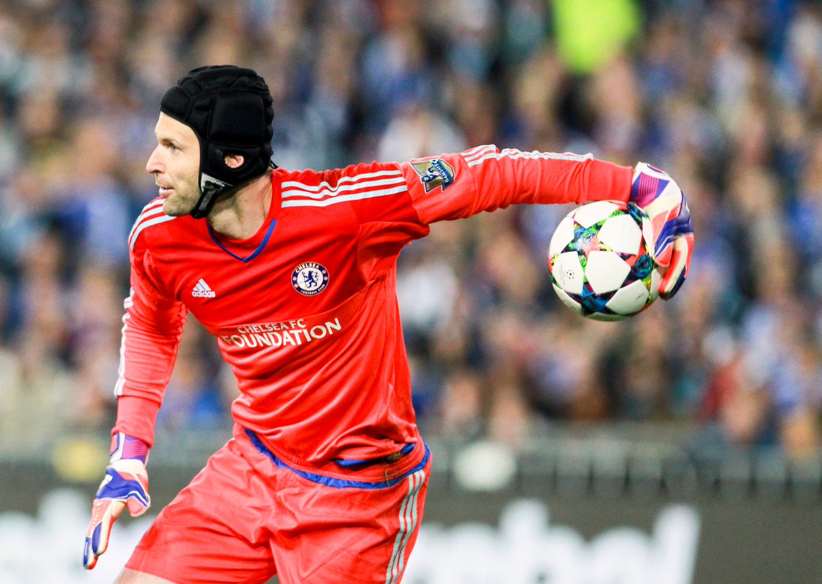 XHSports's tweet image. Chelsea legend #PetrCech is going to resume his goalkeeper career on ice🏒🥅
He will debut for ice hockey club Guildford Phoenix on Sunday, with his helmet