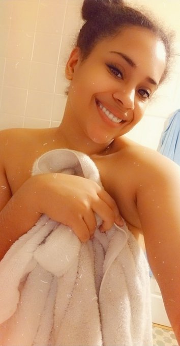 I played in the water a little today. Come see 💖  https://t.co/d99MUduIu5 https://t.co/mJB1oRXkG3