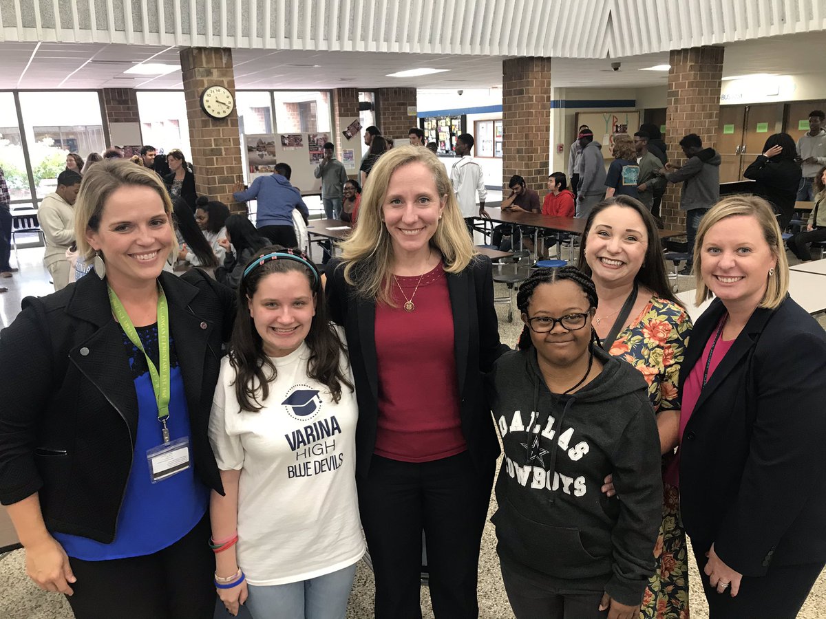 ExEdHcps's tweet image. Thank you to @RepSpanberger for spending the afternoon with us getting to know the students in our C-SEP program and the Hermitage ACE Center. HCPS Transition Services are doing awesome things for our students! @HenricoSchools #postsecondarytransition #LifeReady @HendoCTE