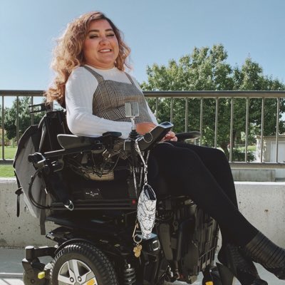 27 & Thriving. 🌸♿️
#happybirthdaytome #bornday #teamlibra #90sbaby #wheelchairfashion #Sittingproud #Rollingwithlina  #NewProfilePic