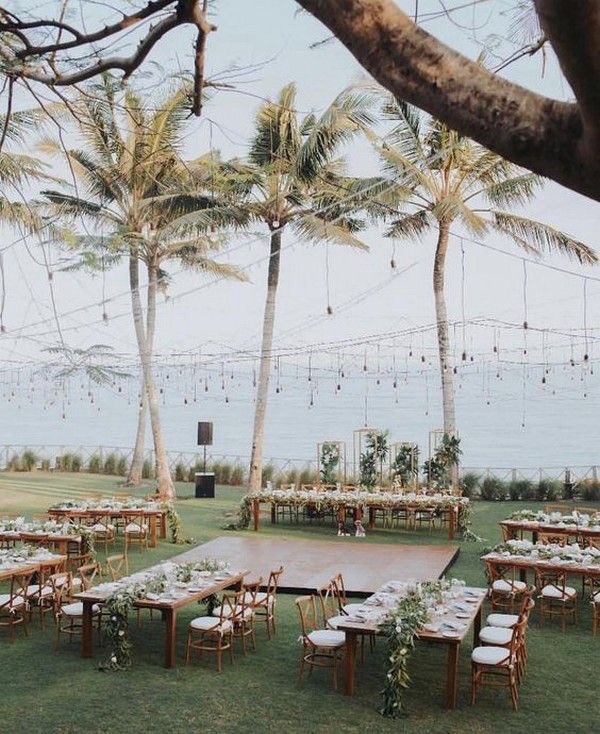 “If everyone could take a seat, ask me if you don’t know where your chair is.” #DoragonWedding