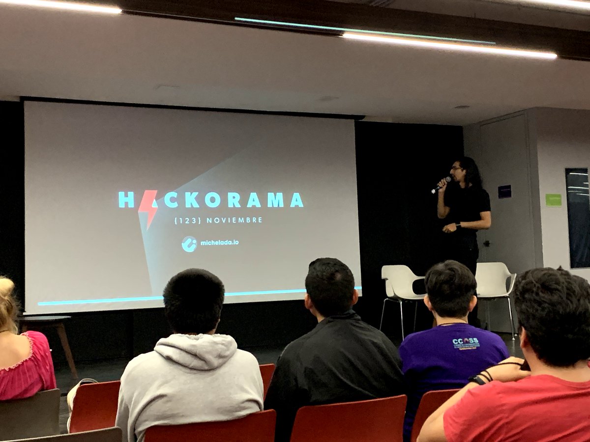micheladaio's tweet photo. .@noelrock333 termina su participación en esta sesión de #traguitosgdl invitándonos a #hackorama este próximo 1, 2 y 3 de noviembre. https://t.co/rHxbTIeKMp
