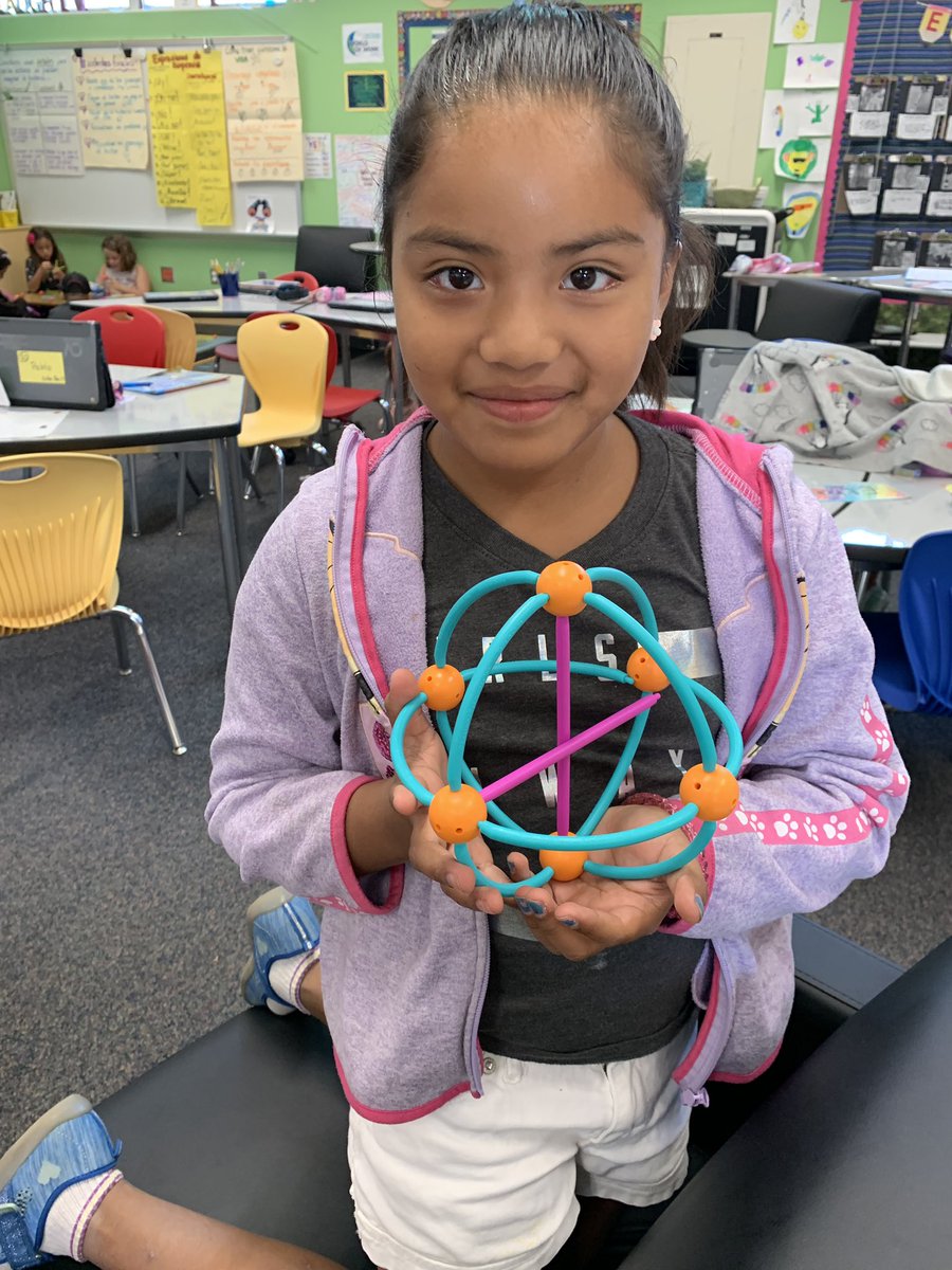 Math games to practice place value and new manipulatives to build 2d and 3d shapes! Thank you Bostonia PTA for your support of enrichment materials in our classrooms! Amazing sharing and teamwork Lobos! <a href="/langacadpta/">BostoniaGlobalPTA</a> <a href="/BosLangAcademy/">Bostonia Global</a> <a href="/NerelWinter/">Nerel Winter</a> <a href="/MtraRamosR/">Maestra Ramos</a> #lobosunidos #2do
