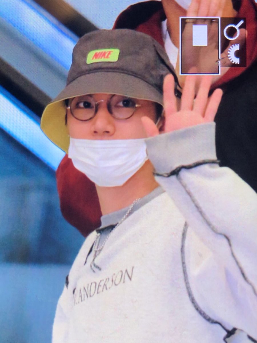 Sentimentalfly's tweet image. 09/10/2019 #Ten #superM
사실 미국오면서 연차 다 썼거든요... 그래도 저 어디 도망간거 아닙니다,,흑😭