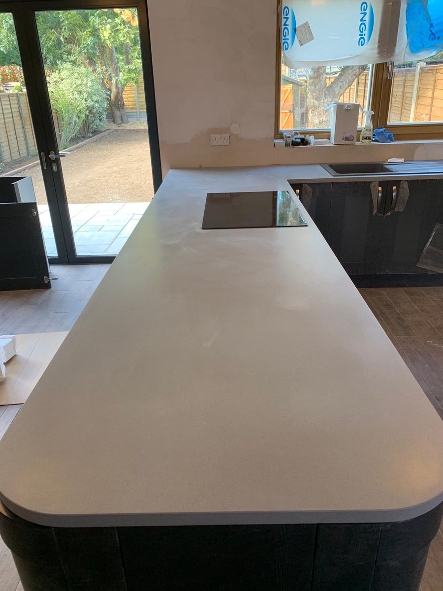 Olly London Kitchen Worktop Fitter tweet media