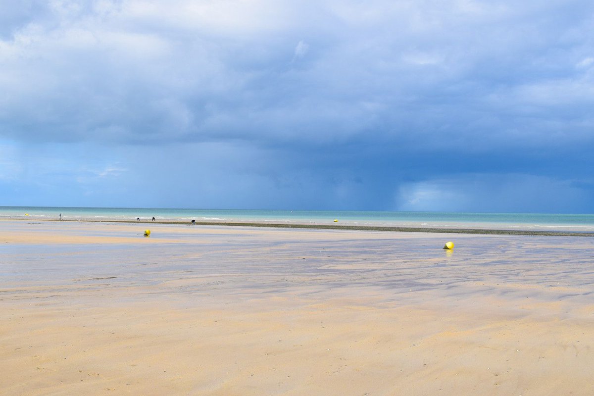 OT_Caenlamer's tweet photo. Les couleurs vives de la plage en automne ๐ - Hermanville sur mer
#Caenlamer #CaenlamerTourisme #plage #mer #automne #automn #colorofthesea #picoftheday #jeudiphoto #hermanvillesurmer https://t.co/1bVM5eTWnR