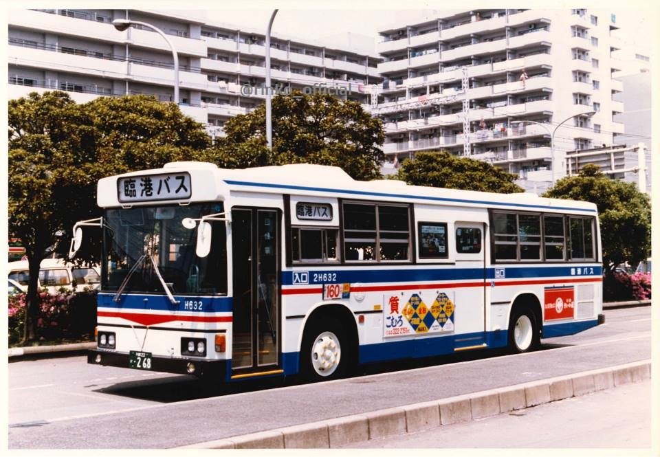 りんたん 臨港バス公式 浜川崎営業所への一般型ロング車両は 昭和58年2月に導入された 日野 ブルーリボン K Rt225a を最後に 実に36年ぶりのこと すごーい 8 その後はずっと通常の長さのバスだったんですね 奇しくも同じ番号 629 630 が古い