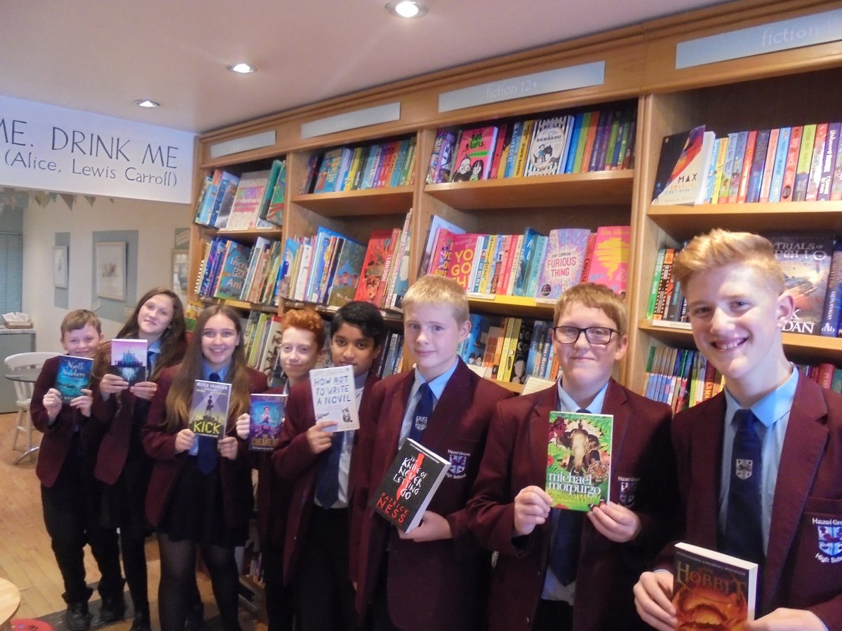 EnglishHghs's tweet photo. Wow! What an amazing day some of our Year 9 students had @simplybooksNo1 . Thank you so much @sdowdtrust for our #Bookshopspree grant, they have chosen lots of exciting new titles to feature in our School Library. https://t.co/ZvXC9vku9i