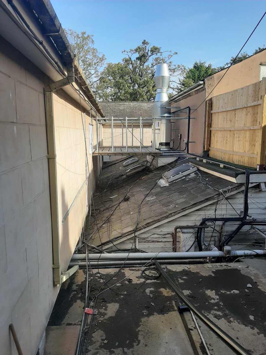 holfordsroof's tweet photo. Down to the last 2 contractors to secure numerous roofs on a hotel and spa complex in the northwest. Fingers crossed. 🤞🏻🤞🏻@StHelensChamber @HaltonChamber @StellaAtChamber @BYOB_Mersey @BidHalton @HaltonBizFair #roofing #roof #singleply #liquidroof https://t.co/iihMeDZZPb