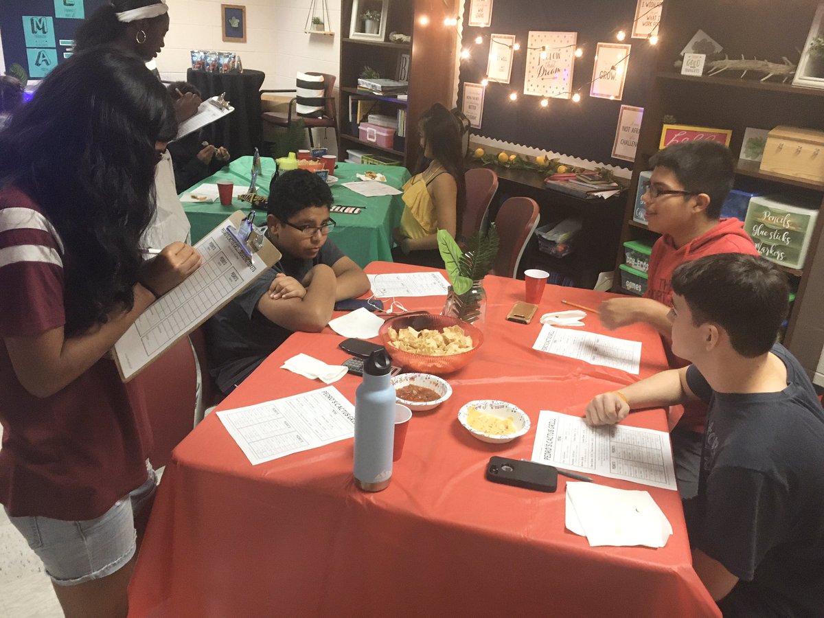 MrsHallAGW's tweet photo. Our 8th grade restaurante de matematicas was a blast! Small transformations in the classroom make the biggest difference! My students loved helping out and using their creativity! #mathinmiddleschool #staffordcountypublicschools #agwtigers #meaningfulmath https://t.co/xEPopNePvh