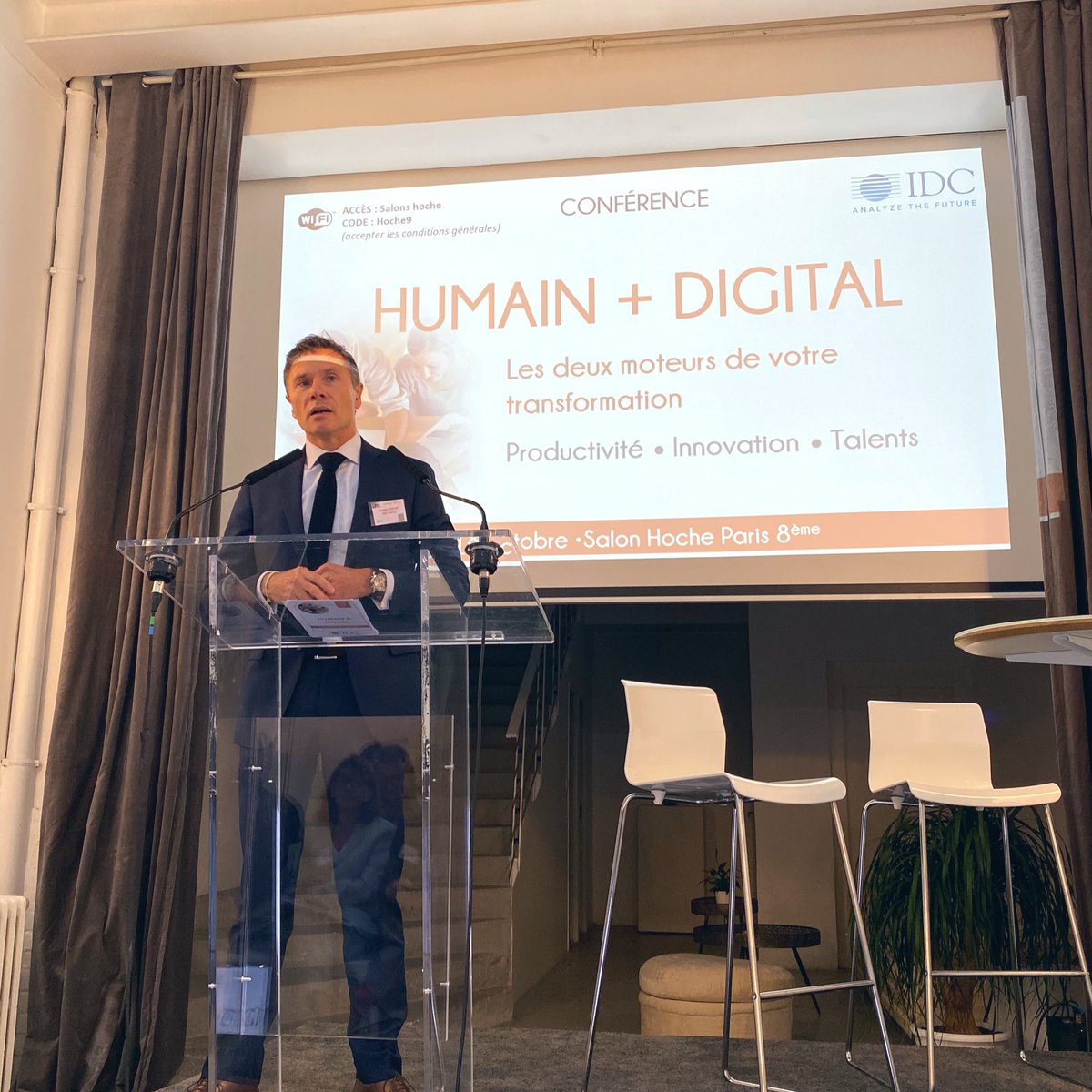 IDCFrance's tweet photo. Ouverture de la confĂ©rence IDC Humain + Digital par JĂ©rĂŽme Drevet, Directeur GĂ©nĂ©ral dâIDC France #IDCUX https://t.co/eh4uklM7RE