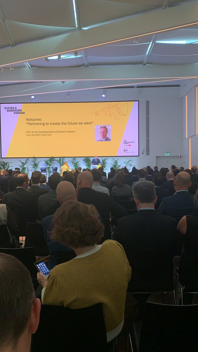 KKlitgaard's tweet photo. CEO @LarsSandahlS åbner @c40cities business forum. Vi glæder os til at diskutere #vand, ambitiøse mål og løsninger - partnerskaber er en del af løsningen. @DanskIndustri #DIVand. https://t.co/fSv983Y2iv
