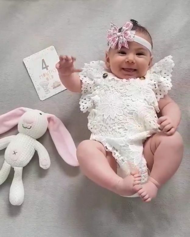 SallyMatterson's tweet image. 4 Months Old Today 💕 love her soooo much my cheeky girl. I'll have to get a little bow for that beautiful curl #4monthsold 
#dreambaby Watch #Instavideo:ift.tt/30XQFfL