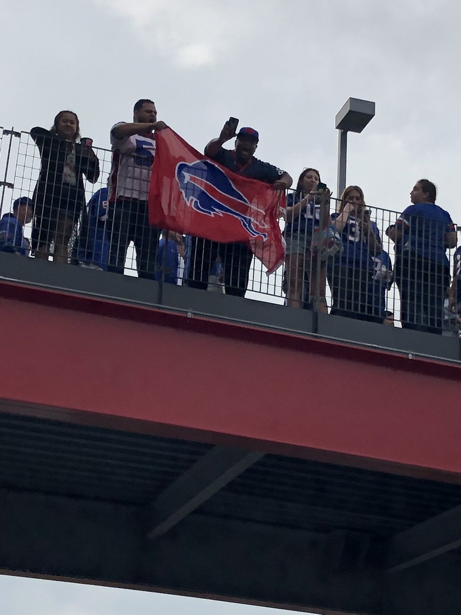 wallnut10's tweet photo. @NashBillsBackrs #billsmafia @BuffaloBills @JoshAllenQB   @terrellowens https://t.co/okgmraFRsQ
