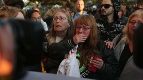 CBCToronto's tweet photo. Hundreds gather at vigil to mourn and celebrate Hamilton teen after fatal stabbing https://t.co/AHgbr6zuWs https://t.co/9p3MB9J45T