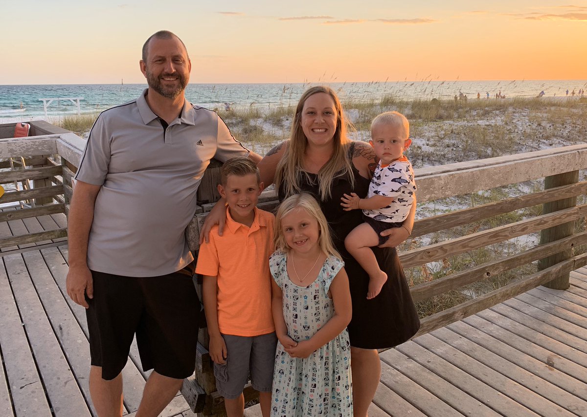 skellerCIMS's tweet photo. Taking full advantage of this Fall BREAK! #familyfirst #myreasonforeverything #happyfallbreak https://t.co/v13Ths191z