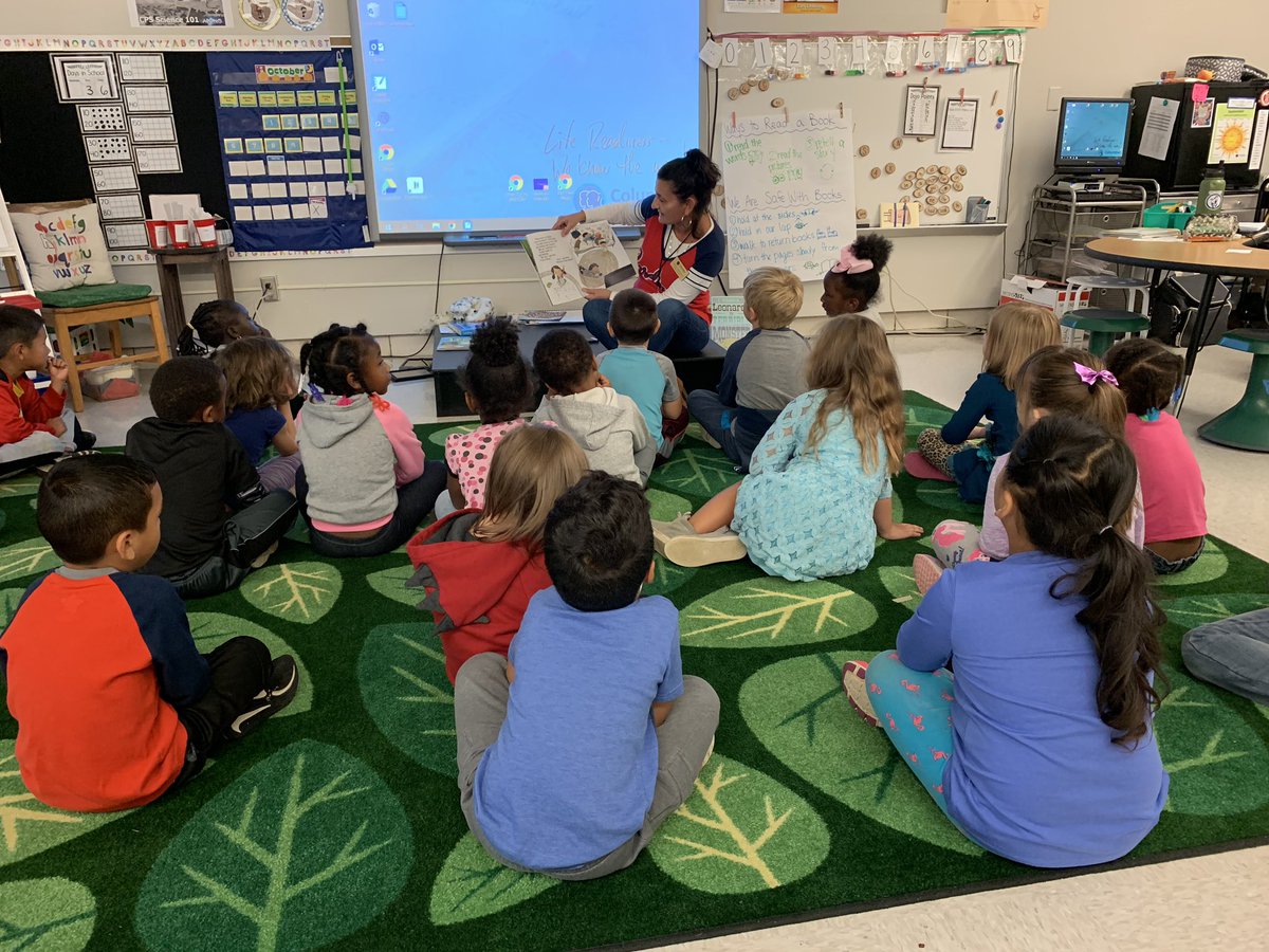 BeringerDen's tweet photo. Huge shoutout to our guest readers today! We loved having a couple extra stories and sharing one of our favorites with them too 🤗 #WeBelieveinBRE https://t.co/OjAN5lHWSk