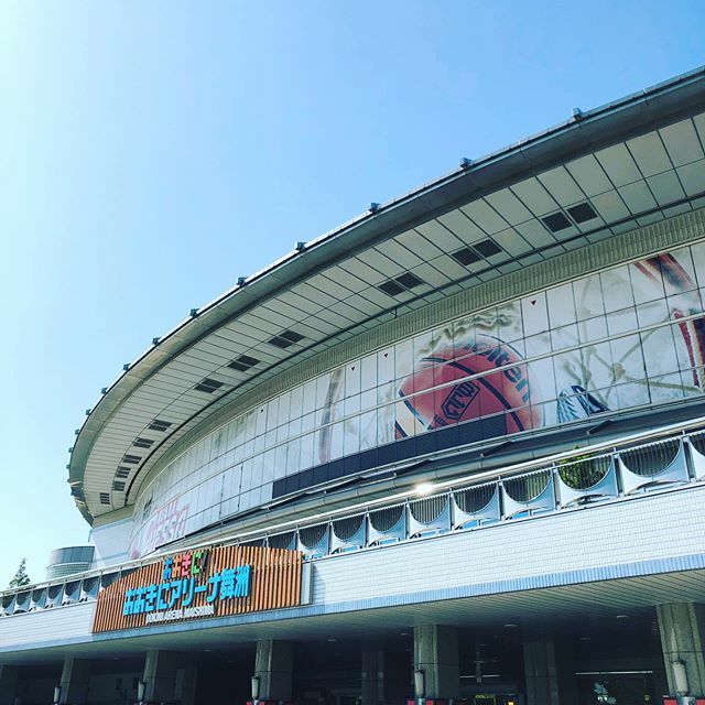 OfficeVinculo's tweet photo. 本日の取材先🏀
バスケ取材では無かったけど、
スポーツにも関係する面白い話が聞けました‼️ #OfficeVinculo #仕事 #work #編集 #撮影 #デザイン #editorial #Photo #design #雑誌 #magazine #取材 #ライティング #大阪 #osaka #舞洲 #おおきにアリーナ舞洲 https://t.co/ZOLenyyRmN