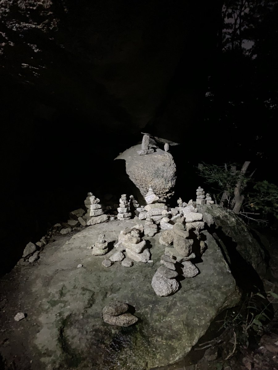 SeoulHike's tweet photo. Cairns in the dark. https://t.co/QVKvYY04R2