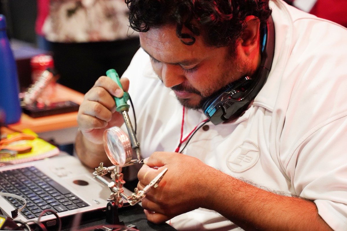 hackafest's tweet photo. ¿Quién será el ganador del #Hackafest?
Mañana, un jurado de especialistas decidirá el ganador que participará en el @symbioticon  2019 en Alemania.
En el jurado se encuentran personalidades muy importantes de: @ibm_mx, @laconcamex, @el_BID y #AMEXCAP

#HackafestMX #Noblabla https://t.co/DzgNKfTYA4