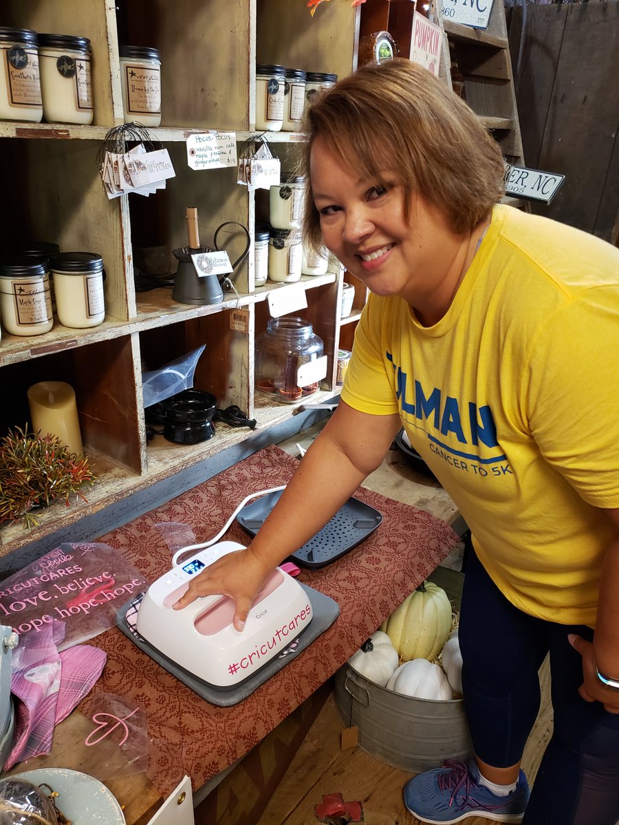 BKKtoNC's tweet photo. I used a craft tool for the first time to make #breastcancer surgery patient pillows with @LauraKellyArt and #cricutcares #notcrafty #getyourdamnmammogram #apexnc #wemakeforgood https://t.co/Iqq3ncwYdb