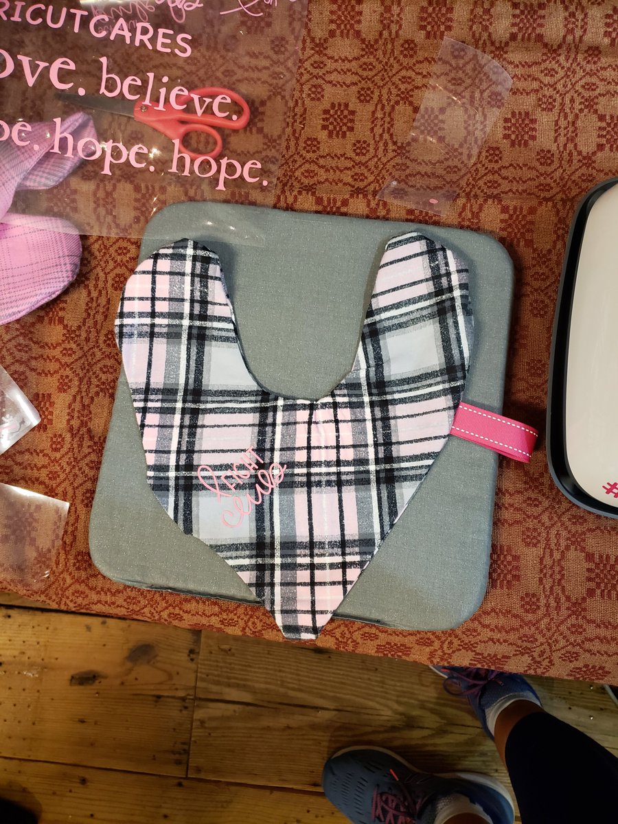 BKKtoNC's tweet photo. I used a craft tool for the first time to make #breastcancer surgery patient pillows with @LauraKellyArt and #cricutcares #notcrafty #getyourdamnmammogram #apexnc #wemakeforgood https://t.co/Iqq3ncwYdb