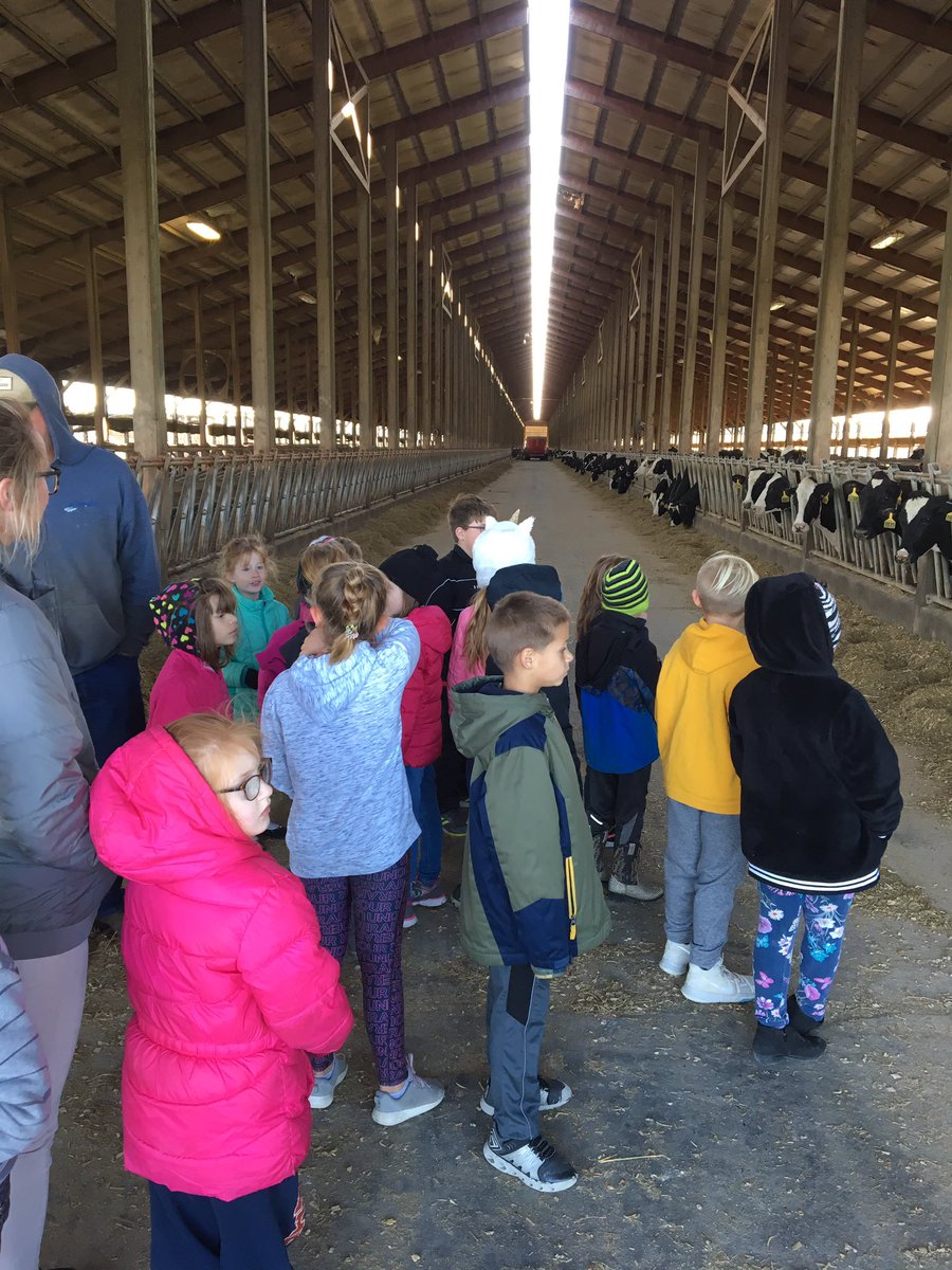 J2LearningIsFun's tweet image. I love my job...Learning trips to the Bryan &amp;amp; Ann Ruwe Farm and MPM Dairy help @WayneSchools 2nd graders understand farm life and where our food comes from...