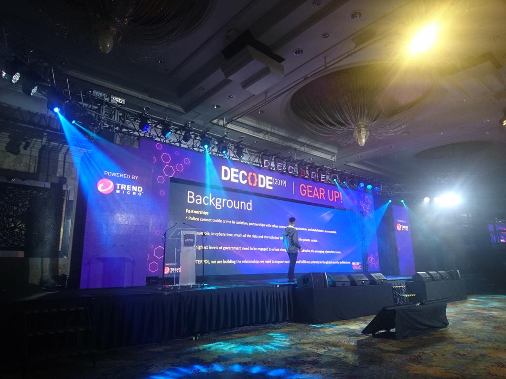 aris_ignacio's tweet photo. Here at #Decode2019 🙂 Ready to "secure" knowledge and "decode" its importance in today's world! #CITDayOut #SISC https://t.co/EsmA54r1Pd