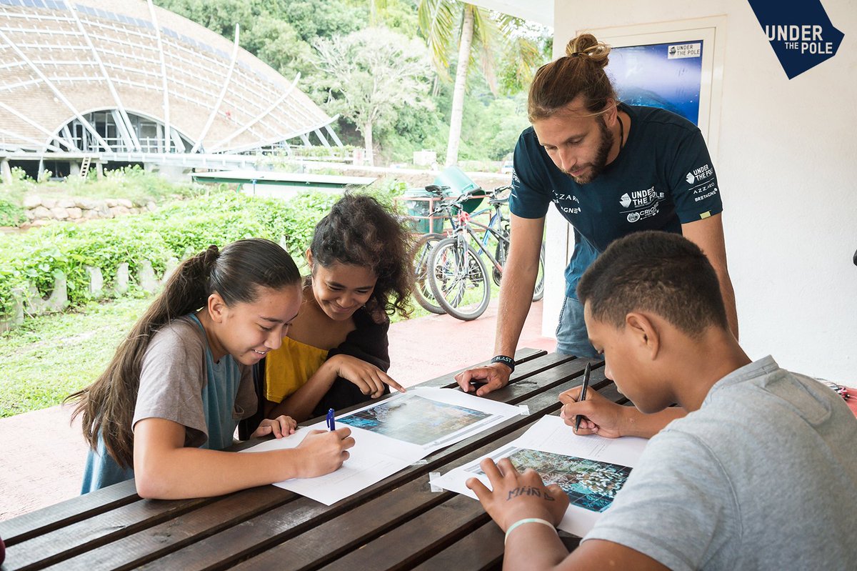 UnderThePole's tweet photo. Atelier #photoquadrat au @criobe_pf avec les élèves de #Moorea et @Perez_Rosales_G mardi lors de la @FeteScience #FDS2019 @laetitiahedouin #DeepHope #UnderThePole #UTPIII https://t.co/fUxcQAHPmn