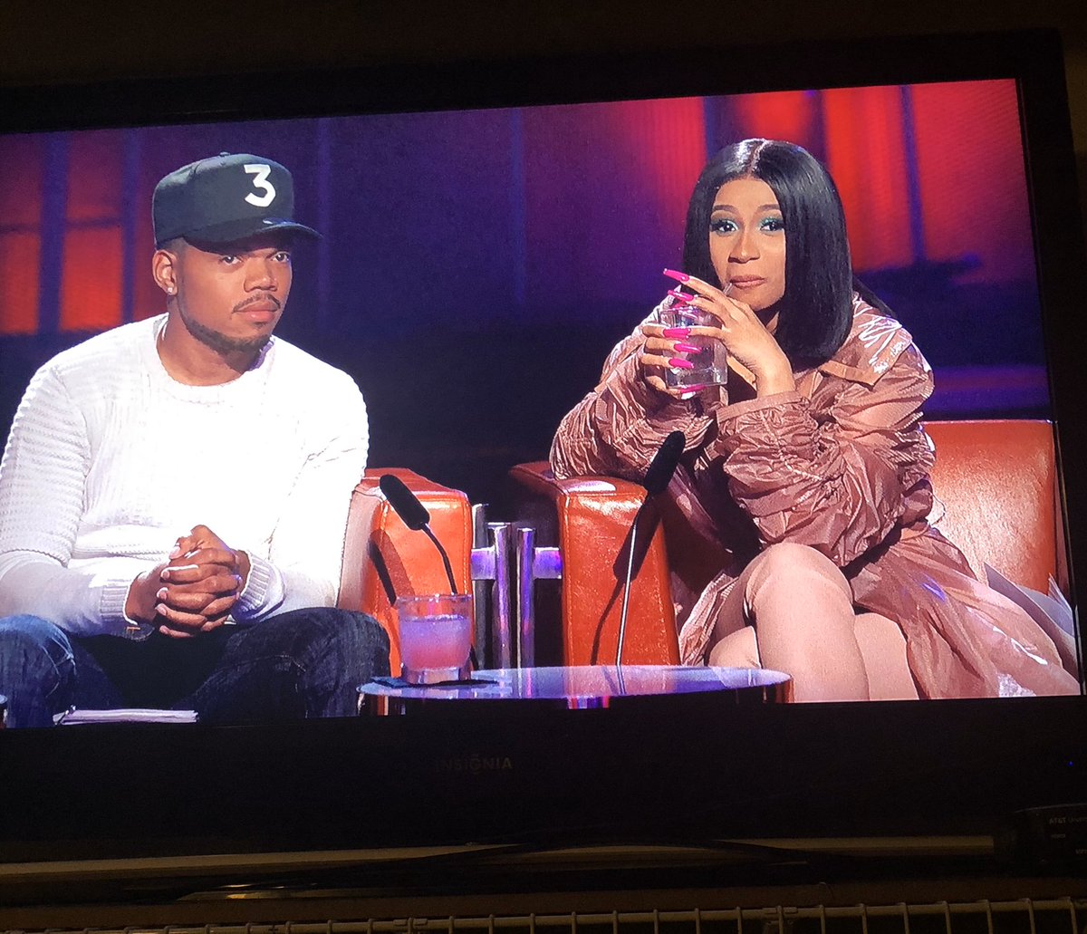 When homie was bouta cry  <a href="/chancetherapper/">Chance The Rapper</a>  <a href="/iamcardib/">Cardi B</a> funny asf lowkey  #RythmandFlow   😂😂🤣😂🤣