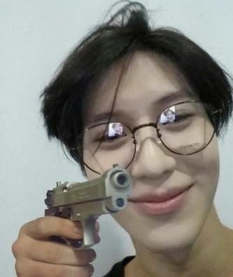 in)correct shinee ar Twitter: "Taemin: *pulls out a knife* Jinki: oh no  Taemin: *opens a cardboard box with it* Jinki: oh ok Taemin: *pulls a gun  out of the box* Jinki: OH