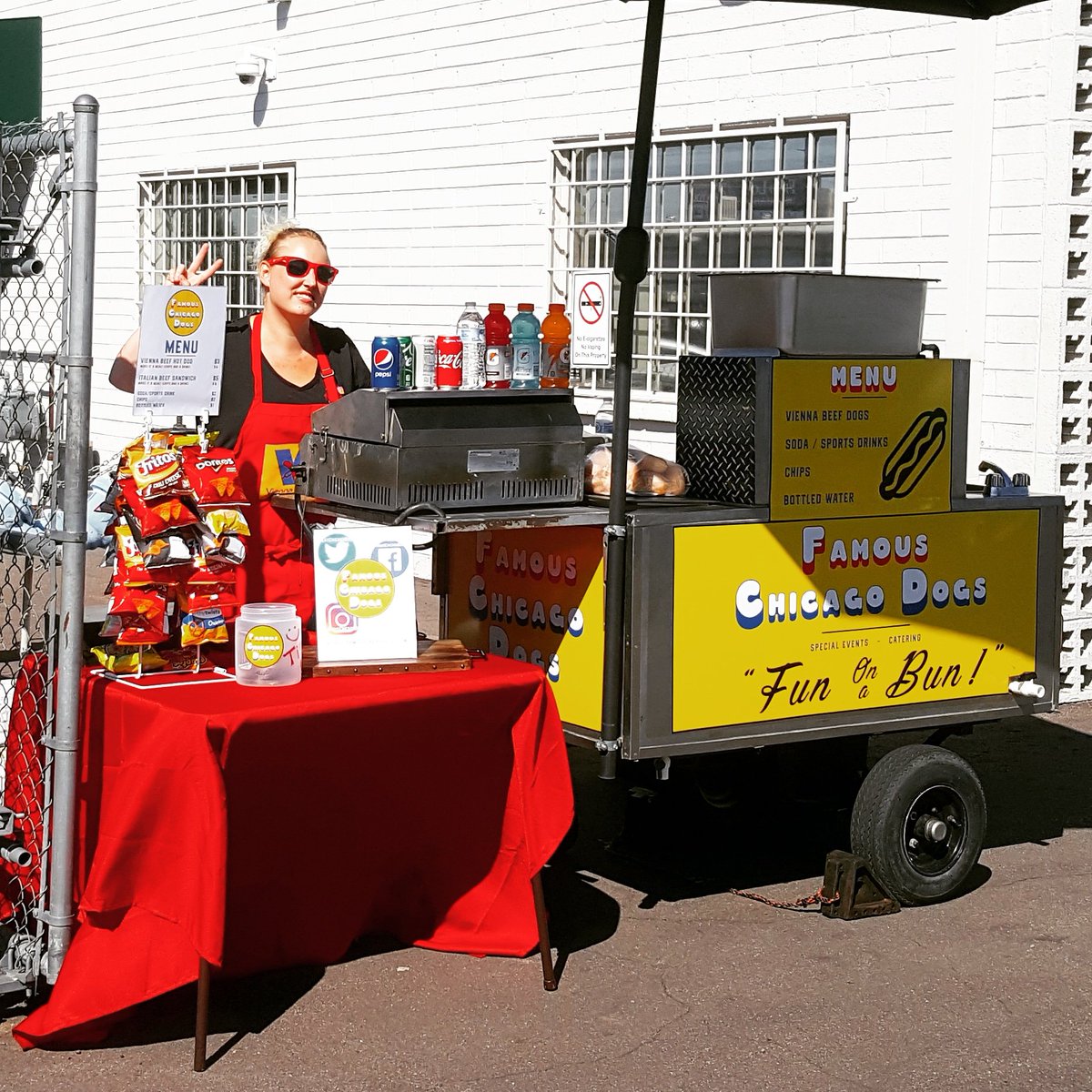 eatchicagodogs's tweet photo. Served Chicago Dogs in Central Phoenix today at 27th Ave &amp; Encanto Blvd ❤🌭❤ This will definitely be a regular lunch spot! #phoenix #arizona #hotdog #food #lunch #chicagostyle #chicagodogs #catering #events #foodie #streetfood #party #delicious #local #supportlocal #hotdogcart https://t.co/3W2AXEbbus