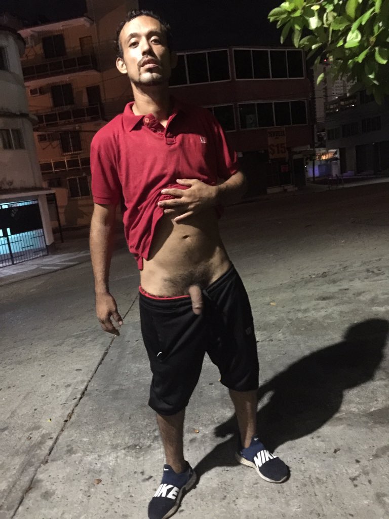 UpSex01's tweet photo. Caminando a la cueva que me encuentro un chacal, que se arman los chupes,(si me la quería enterrar pero a las costillas para quitarme la cartera.) #dechacalesyotrosjales #BatmanDay #lanalguita #imback https://t.co/zdzHLqWW8X