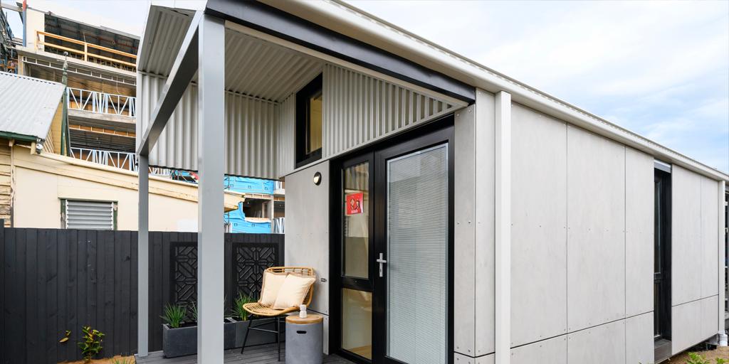 COLORBONDsteel's tweet photo. Congratulations Jesse and Mel on winning the challenge on @TheBlock last night and $5000 thanks to #COLORBONDsteel. COLORBOND® steel colours bring a sense of individuality to each of the homes, as well as coordinate as a beautiful community street-scape.
#theblock
#LaunchHousing https://t.co/7kMRjhf8gM