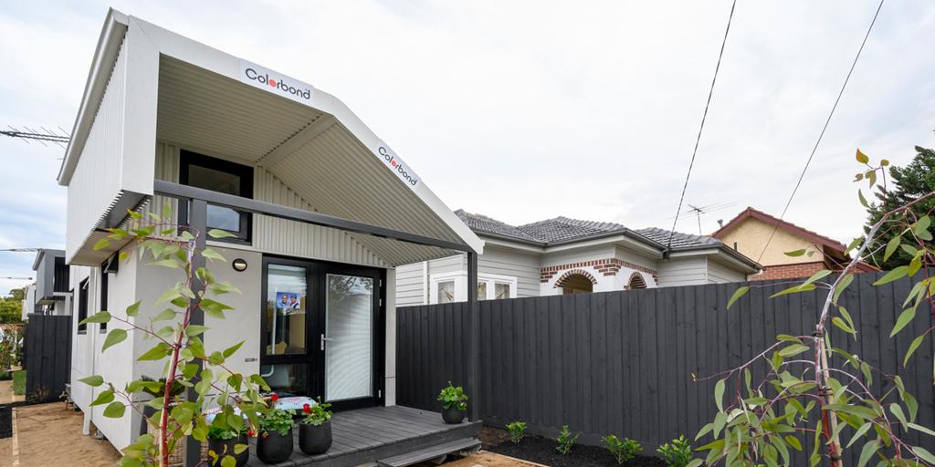 COLORBONDsteel's tweet photo. Congratulations Jesse and Mel on winning the challenge on @TheBlock last night and $5000 thanks to #COLORBONDsteel. COLORBOND® steel colours bring a sense of individuality to each of the homes, as well as coordinate as a beautiful community street-scape.
#theblock
#LaunchHousing https://t.co/7kMRjhf8gM